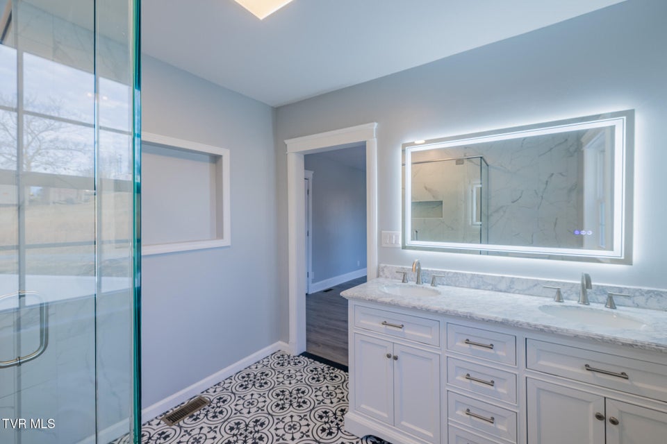 Photo #30: 194 Sparks Road 