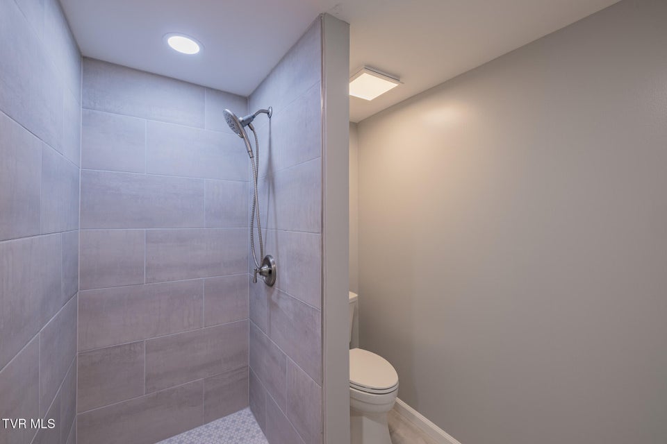 Photo #33: 194 Sparks Road 