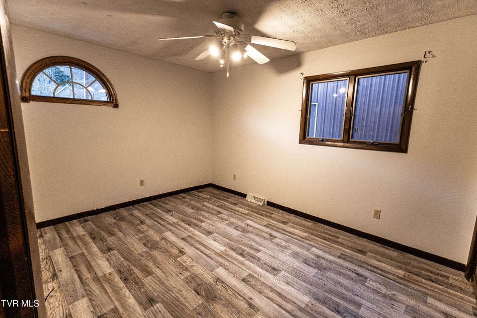 Photo #32: 316 Shawnee Avenue