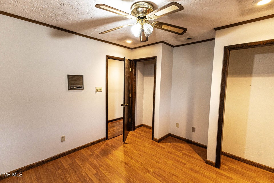 Photo #33: 316 Shawnee Avenue