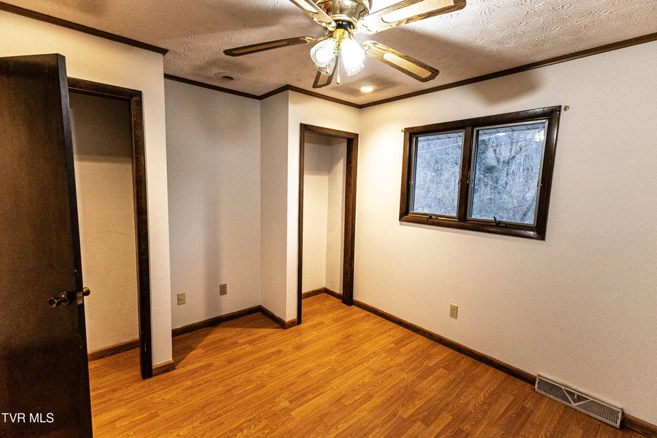 Photo #34: 316 Shawnee Avenue