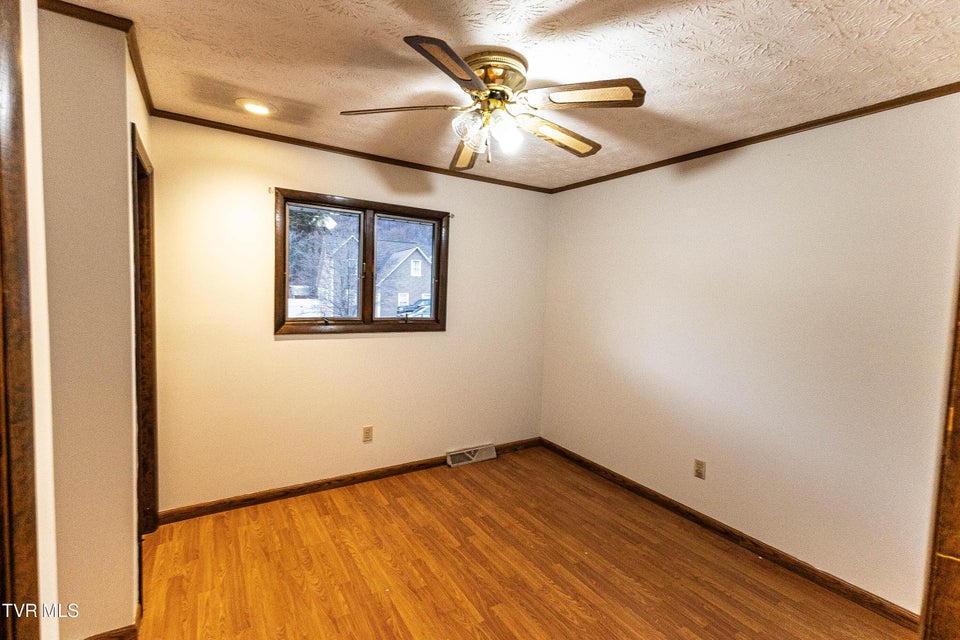 Photo #36: 316 Shawnee Avenue