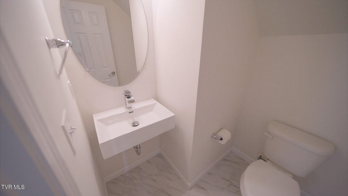 Photo #31: 619 Suffolk Road