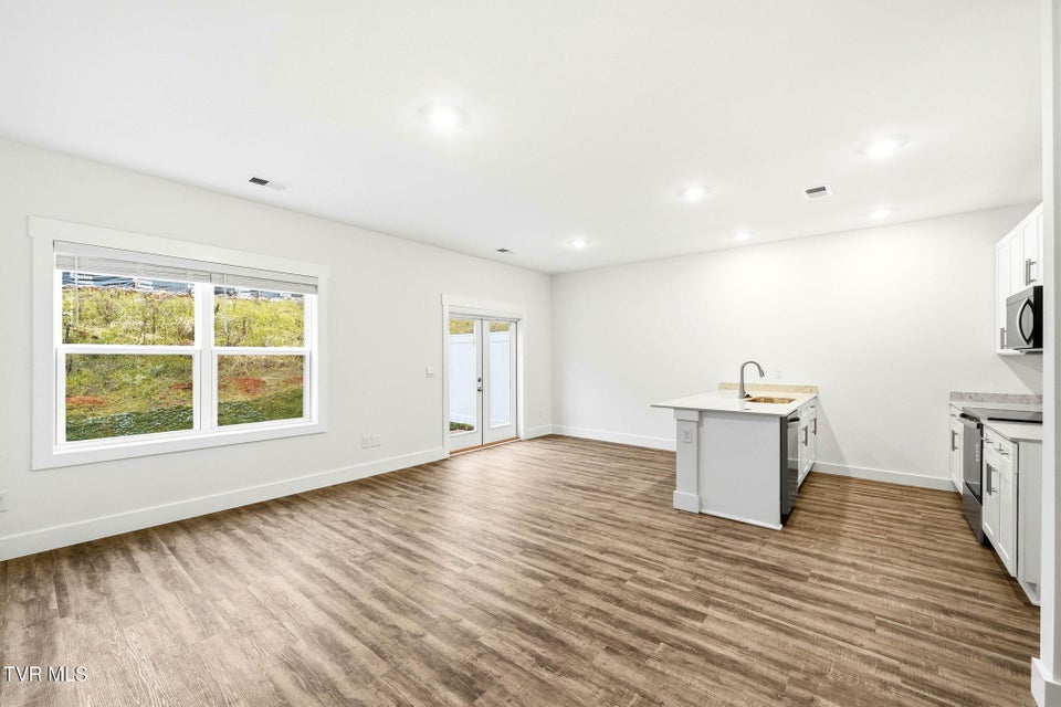 Photo #5: 1153 Wenna Way 