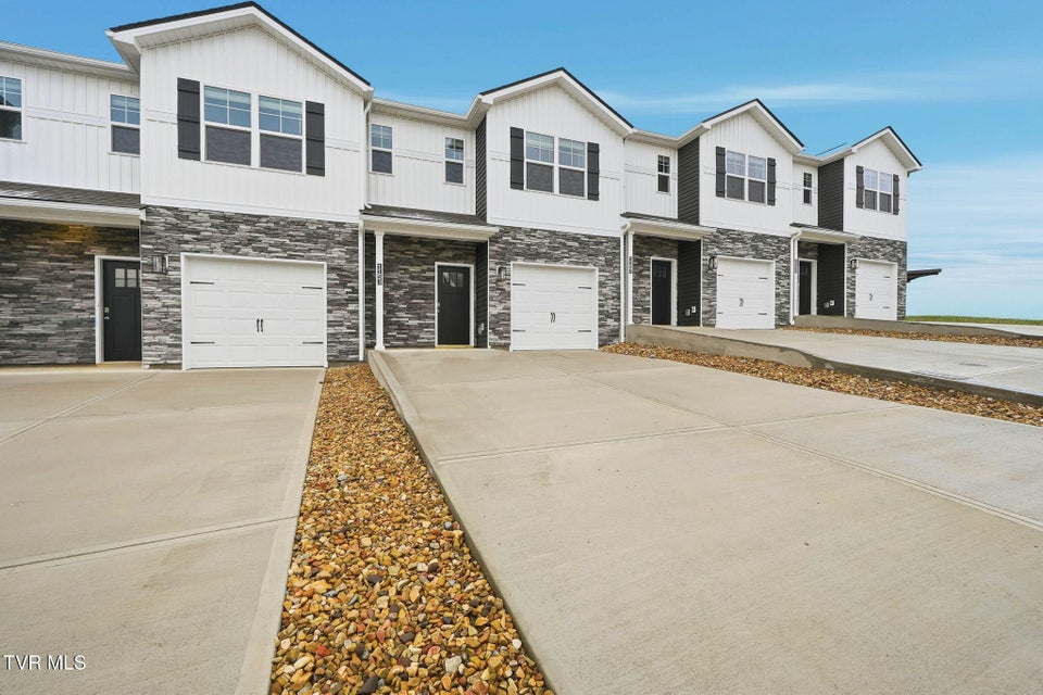 Photo #2: 1153 Wenna Way 