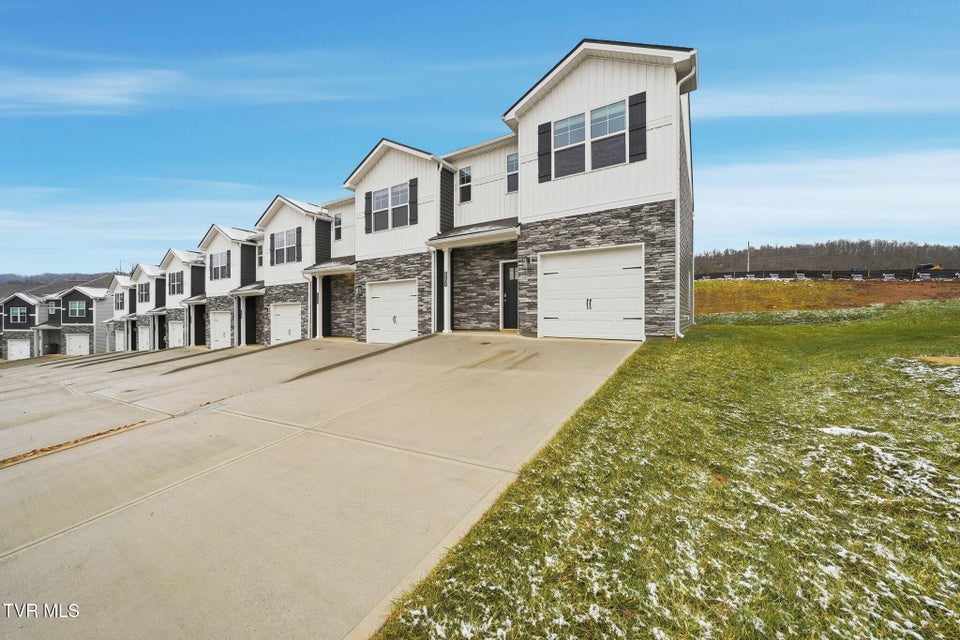 Photo #2: 1161 Wenna Way 