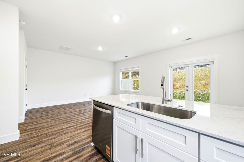 Photo #5: 1161 Wenna Way 