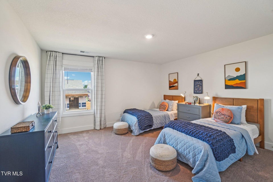 Photo #22: 225 Artist Avenue 