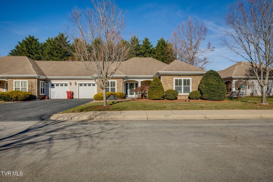 Photo #2: 211 University Parkway 