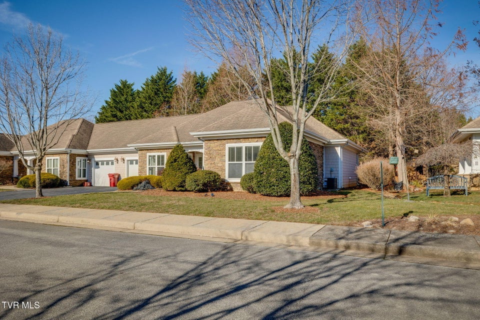 Photo #3: 211 University Parkway 