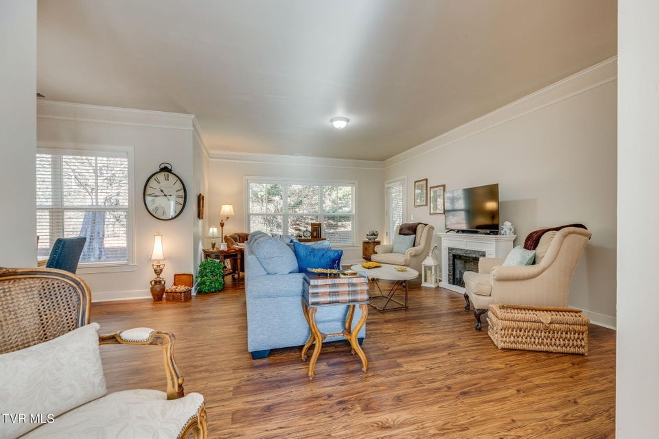 Photo #8: 211 University Parkway 