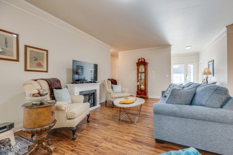 Photo #9: 211 University Parkway 