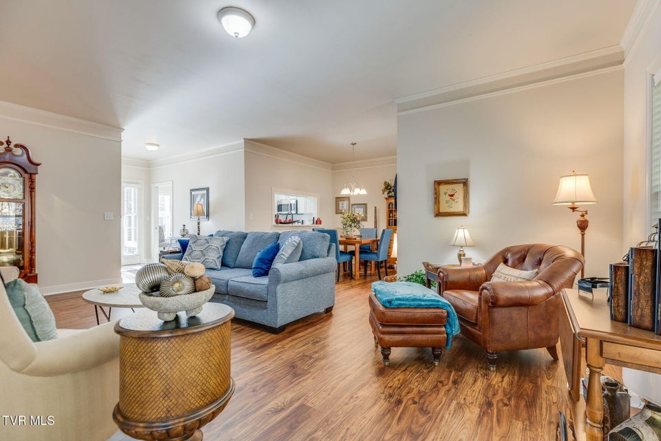 Photo #10: 211 University Parkway 