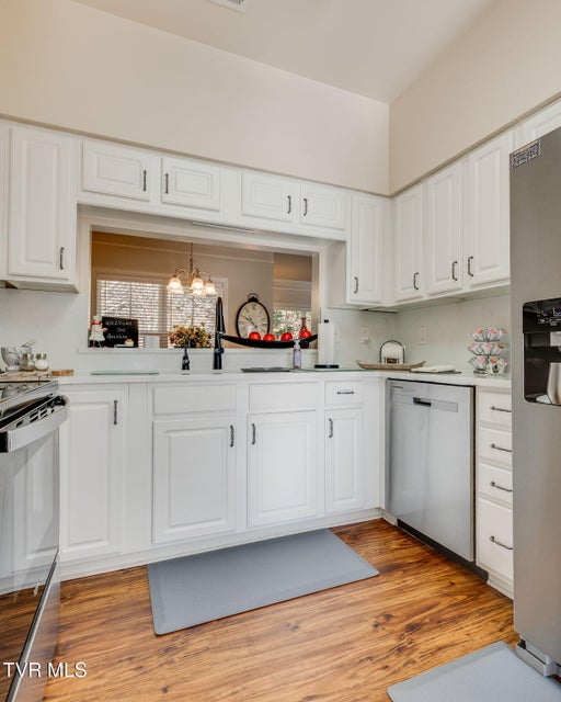 Photo #15: 211 University Parkway 