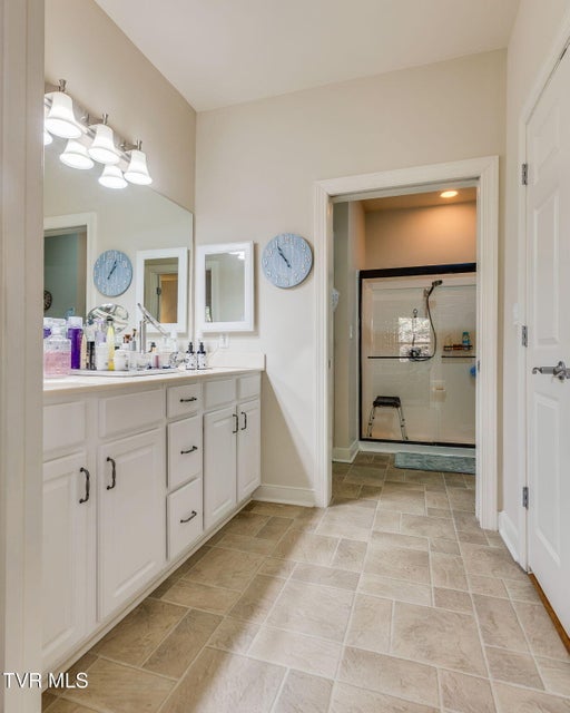 Photo #21: 211 University Parkway 