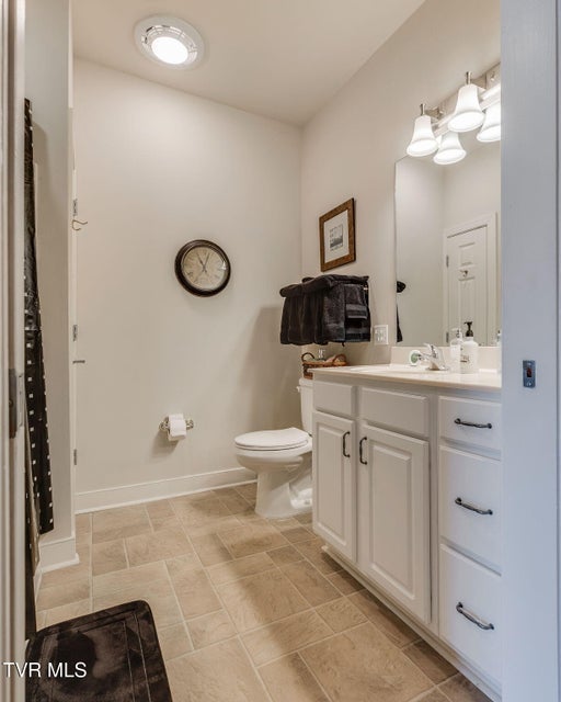 Photo #23: 211 University Parkway 