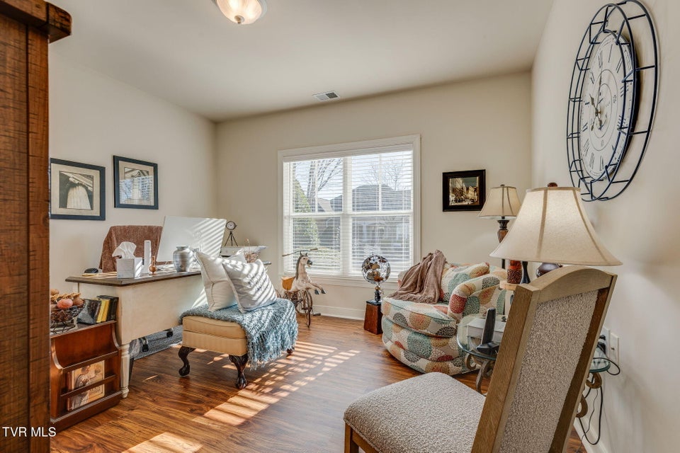 Photo #24: 211 University Parkway 