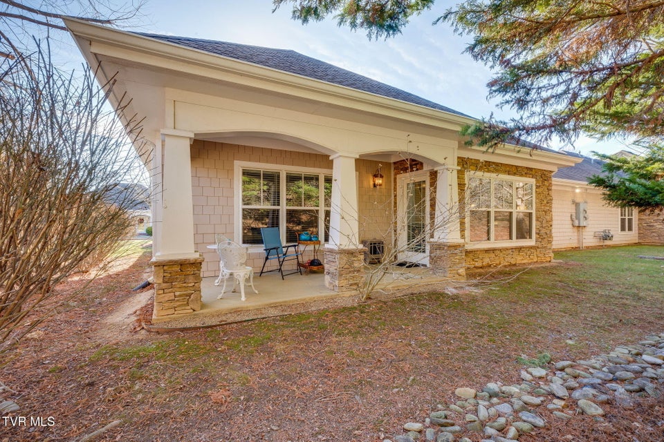 Photo #28: 211 University Parkway 