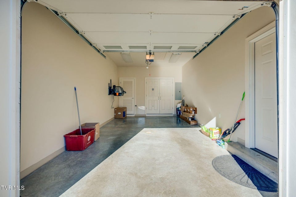 Photo #30: 211 University Parkway 