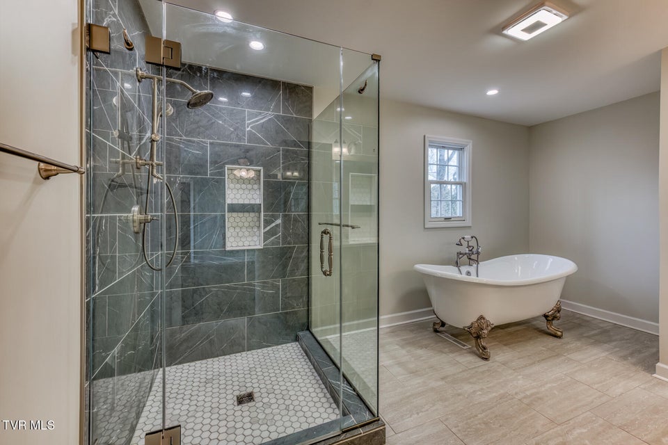 Photo #33: 1607 Woodmont Drive