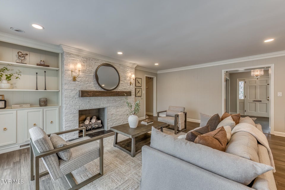 Photo #22: 1607 Woodmont Drive