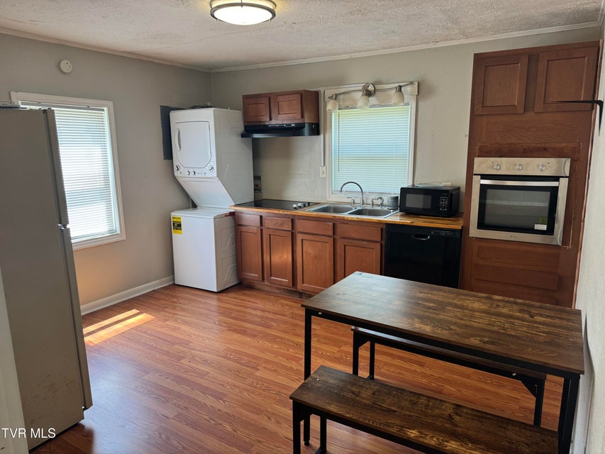 Photo #10: 1108&1110 Fairview Avenue