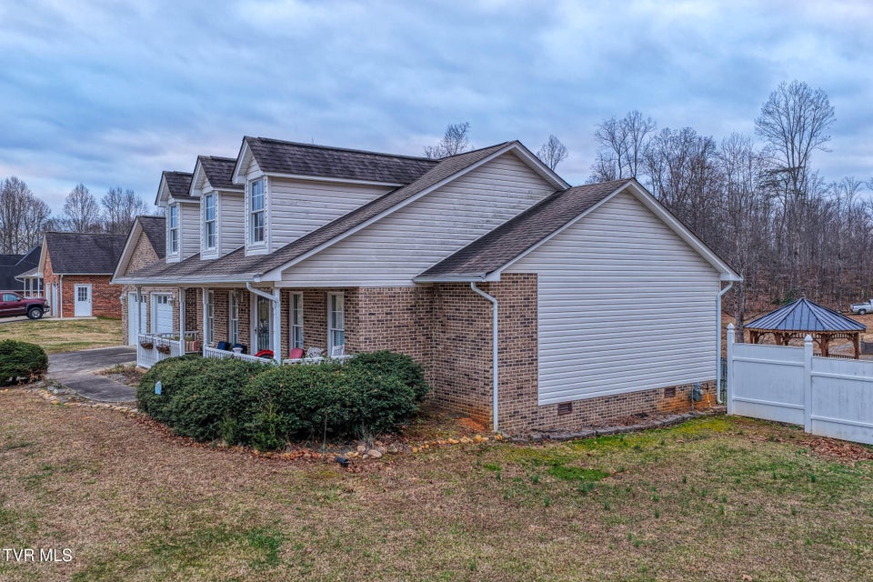 Photo #15: 521 Westfield Avenue