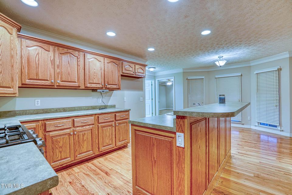 Photo #36: 521 Westfield Avenue