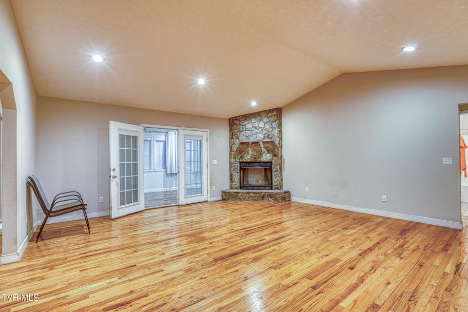 Photo #55: 521 Westfield Avenue