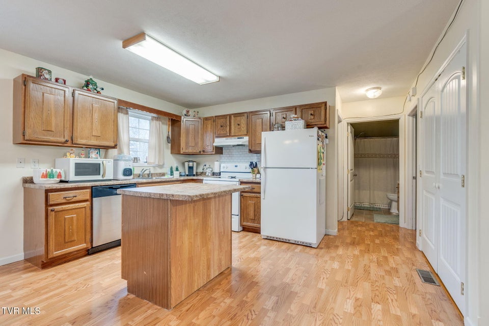 Photo #10: 119 Henard Town Road