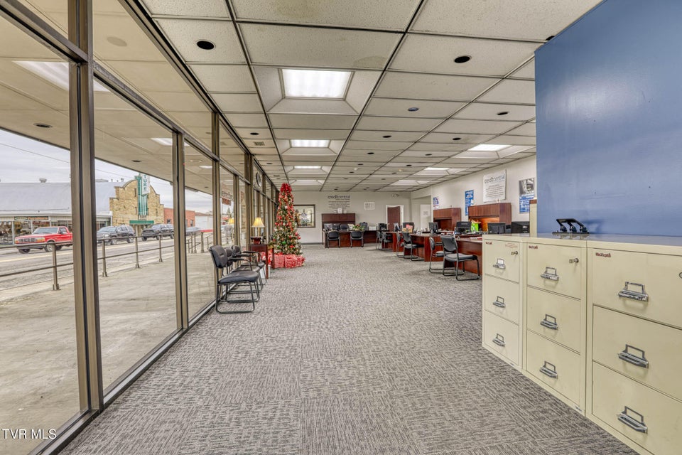 Photo #4: 1606 State Street