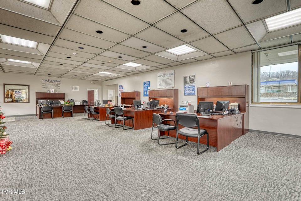 Photo #5: 1606 State Street