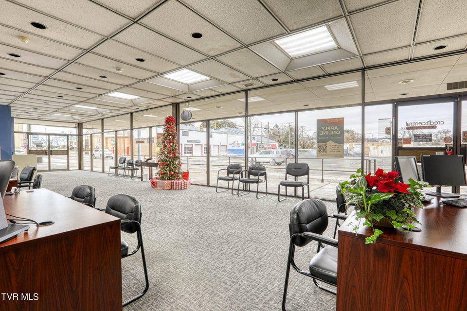 Photo #6: 1606 State Street