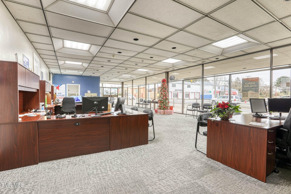 Photo #7: 1606 State Street