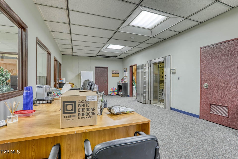 Photo #10: 1606 State Street