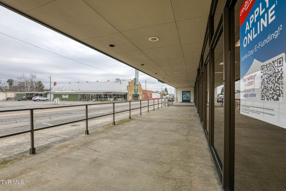 Photo #30: 1606 State Street