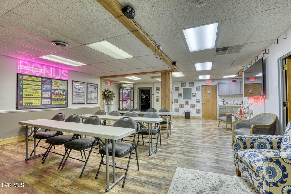 Photo #40: 1606 State Street