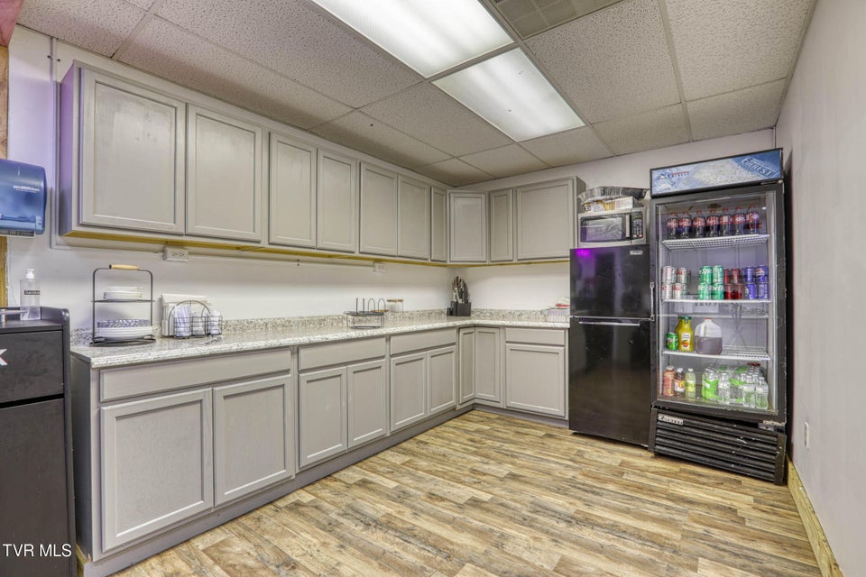 Photo #45: 1606 State Street