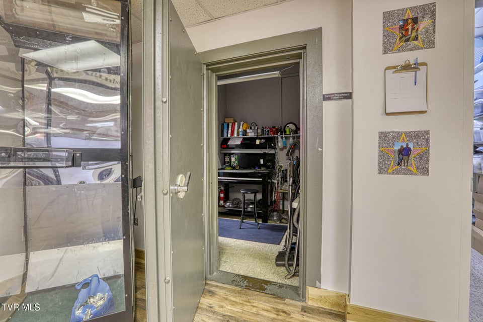 Photo #51: 1606 State Street