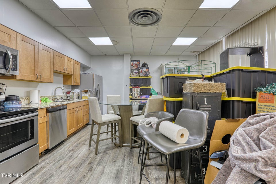 Photo #64: 1606 State Street