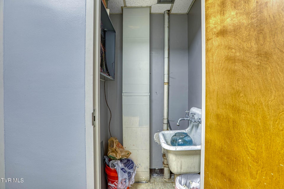 Photo #66: 1606 State Street