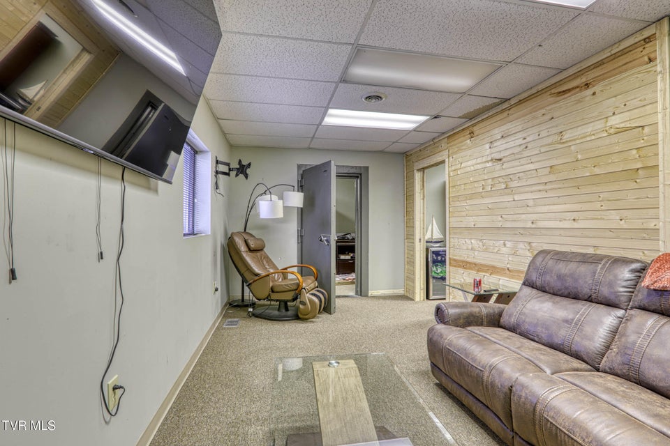 Photo #77: 1606 State Street