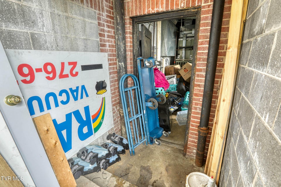 Photo #92: 1606 State Street