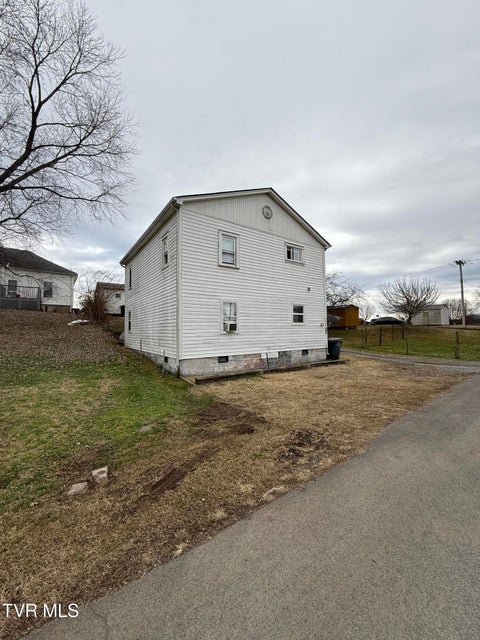 Photo #4: 1108&1110 Fairview Avenue