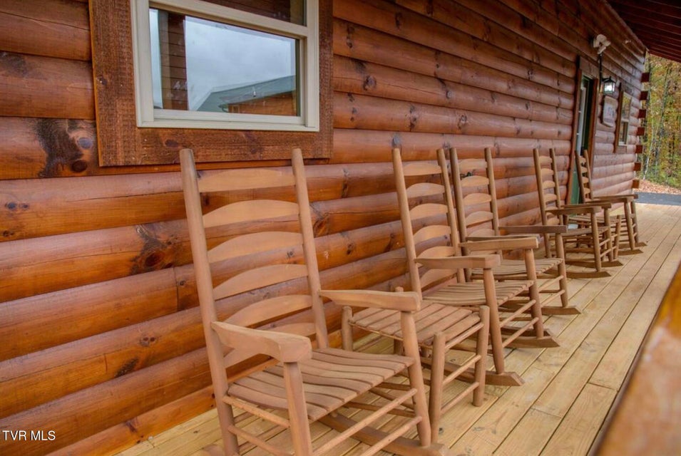 Photo #34: 834 String Run Way