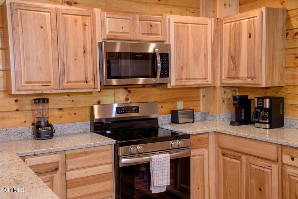 Photo #8: 834 String Run Way