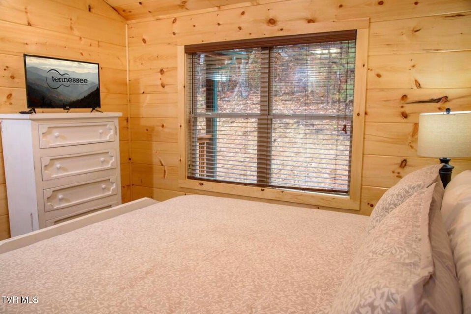 Photo #24: 834 String Run Way