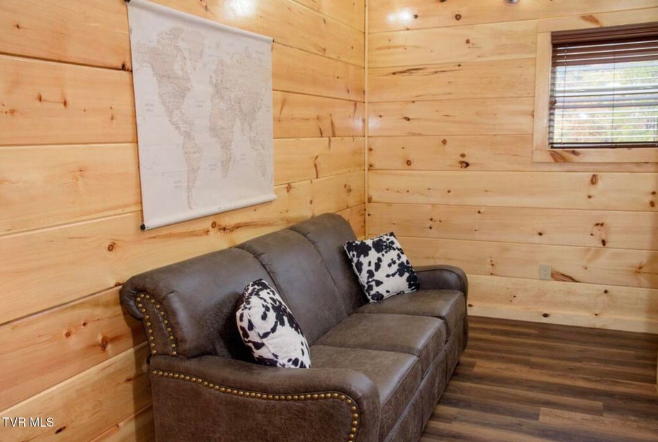 Photo #47: 834 String Run Way