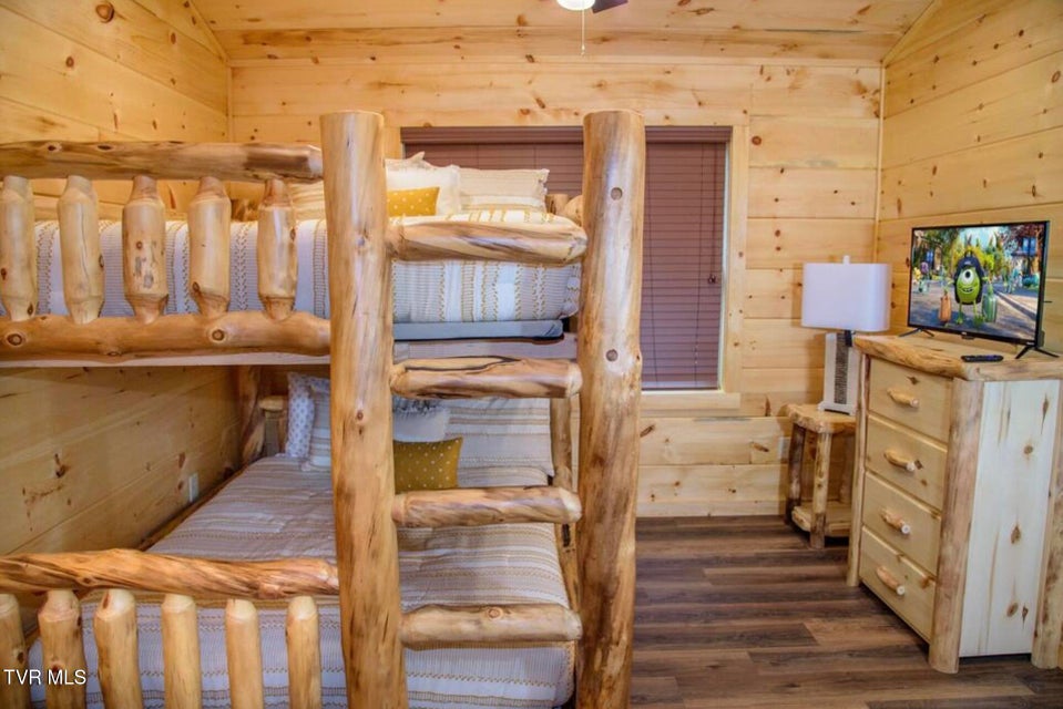 Photo #43: 834 String Run Way