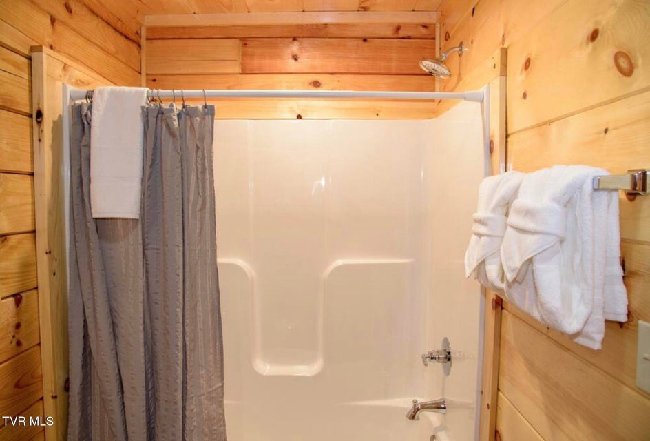 Photo #27: 834 String Run Way